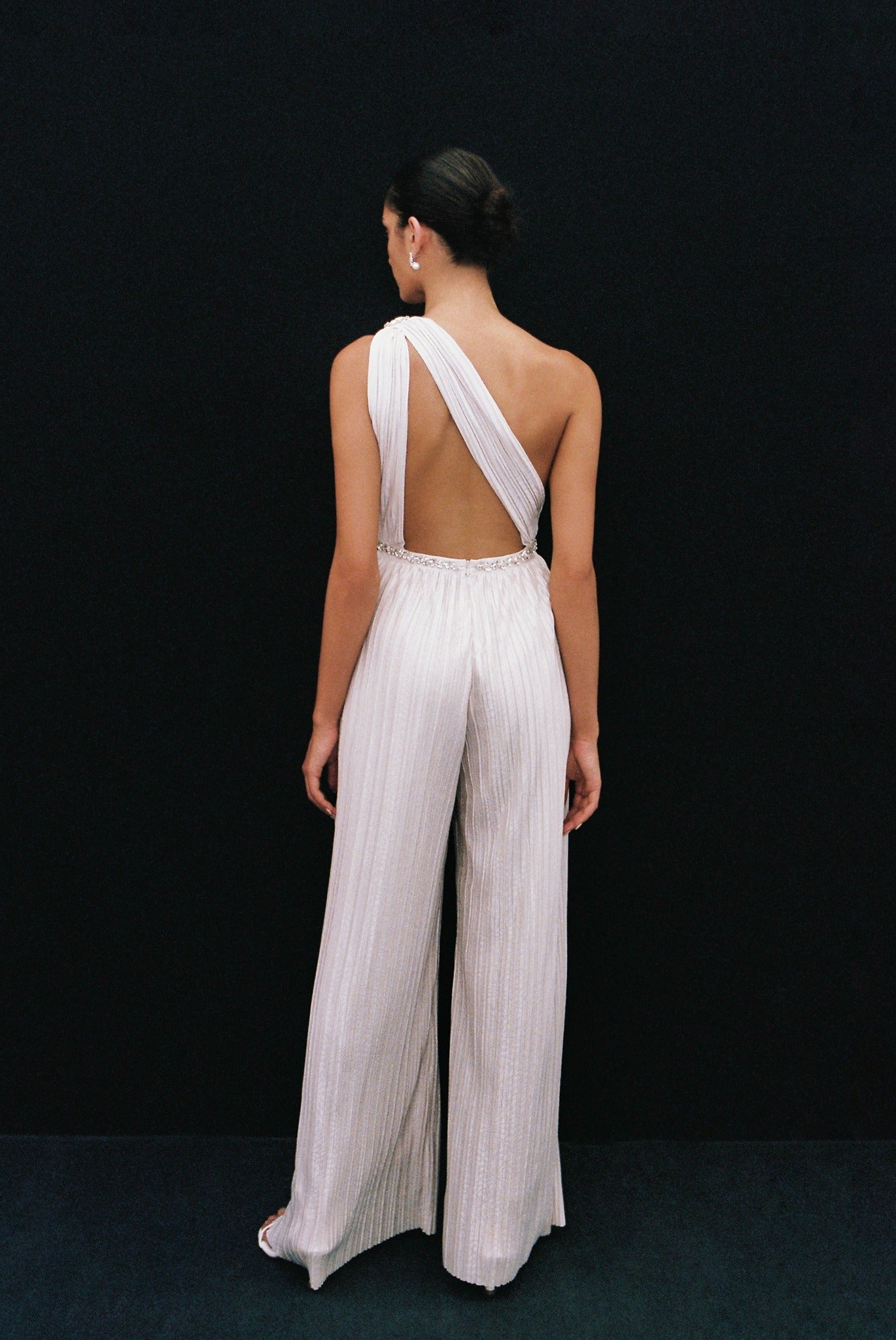 SABINA MUSAYEV - floral_embossed_pleated_knit_white_pearl_bridal_25