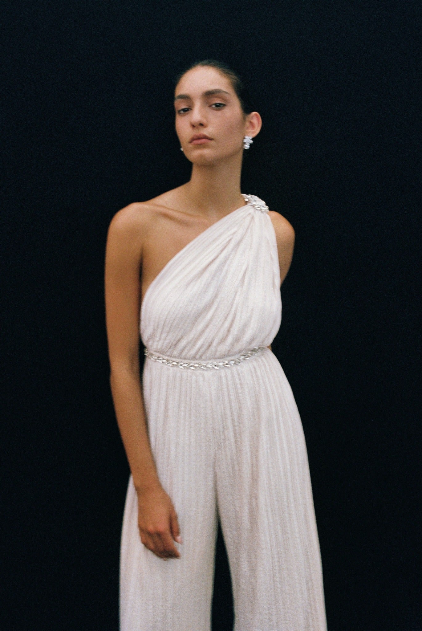 SABINA MUSAYEV - floral_embossed_pleated_knit_white_pearl_bridal_25