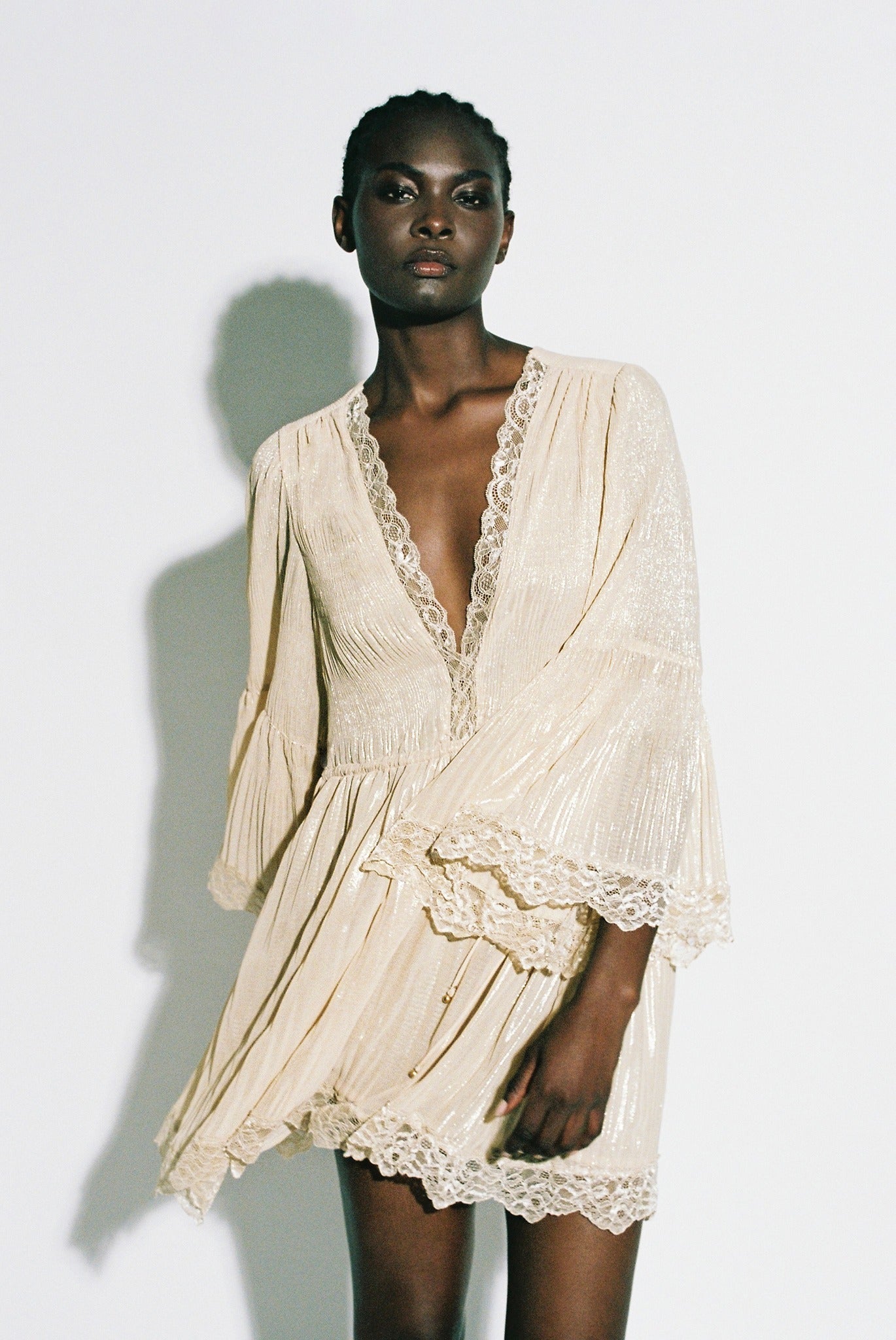 SABINA MUSAYEV - pleated_chiffon_w_foil_golden_blonde_pre_fall_25_26