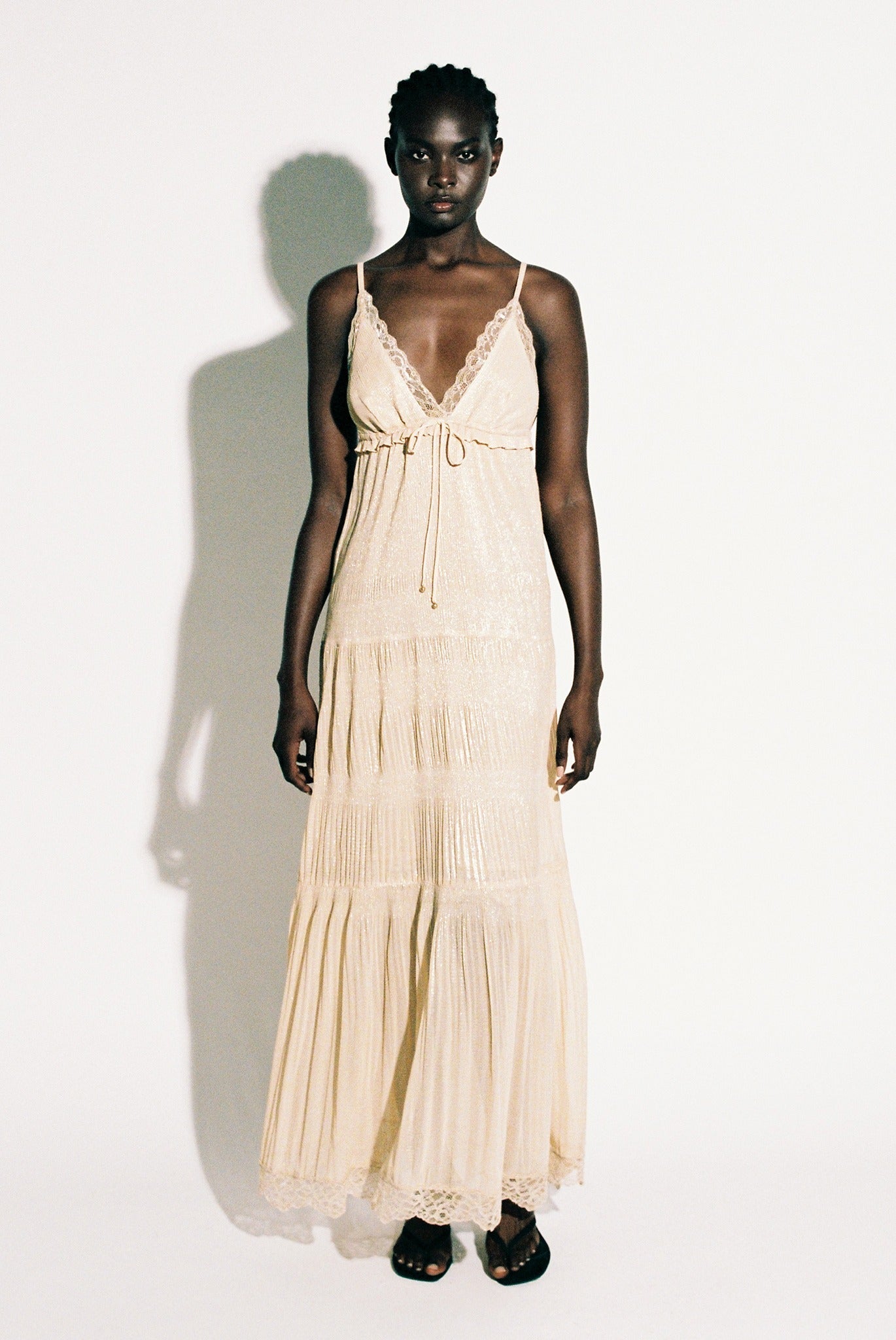 SABINA MUSAYEV - pleated_chiffon_w_foil_golden_blonde_pre_fall_25_26