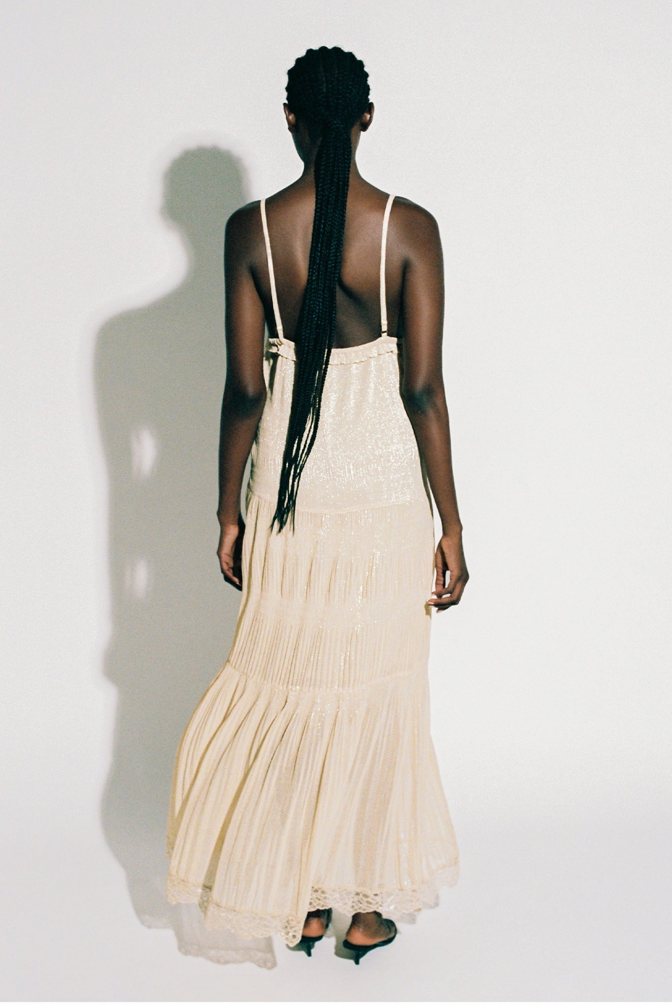 SABINA MUSAYEV - pleated_chiffon_w_foil_golden_blonde_pre_fall_25_26