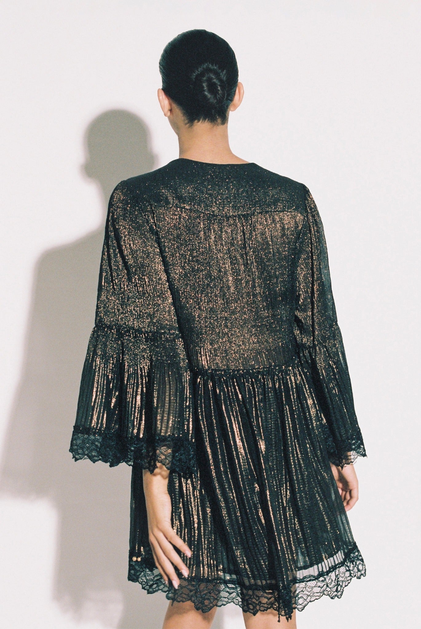 SABINA MUSAYEV - pleated_chiffon_w_foil_black_bronze_pre_fall_25_26