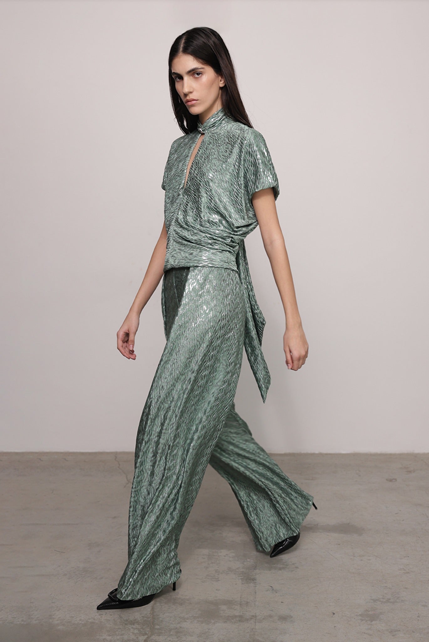 SABINA MUSAYEV - pleated_knit_w._foil_smoked_sage_fw_25_26