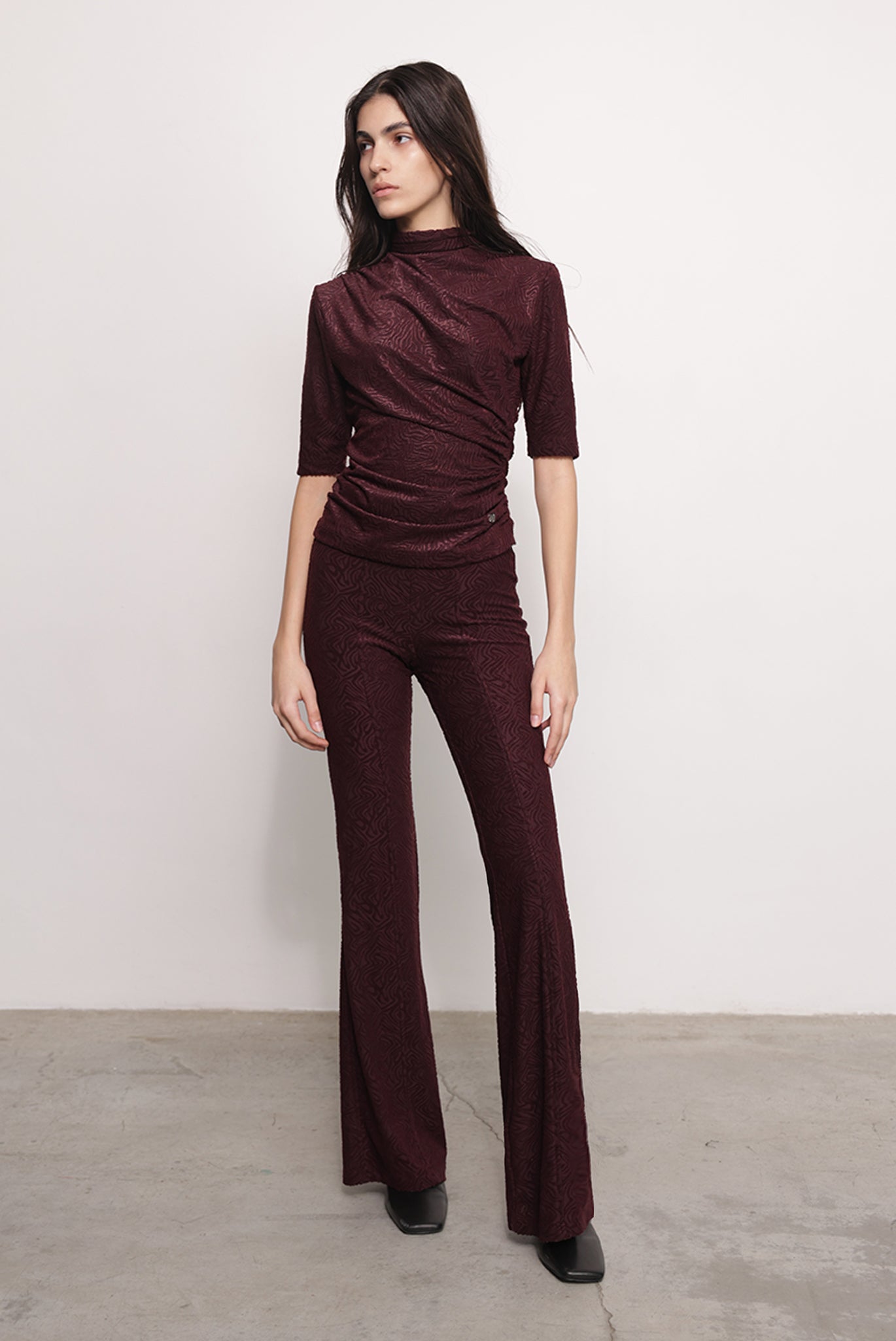 SABINA MUSAYEV - textured_knit_bordeaux_fw_25_26