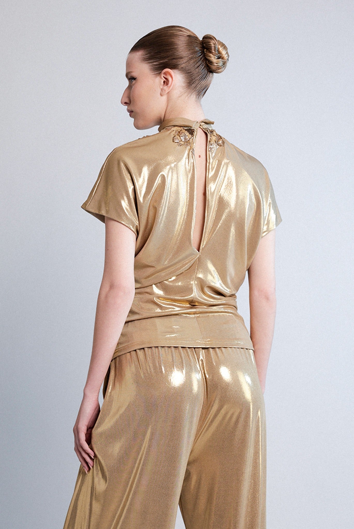 SABINA MUSAYEV - jersey_foil_gold_pre_spring_26