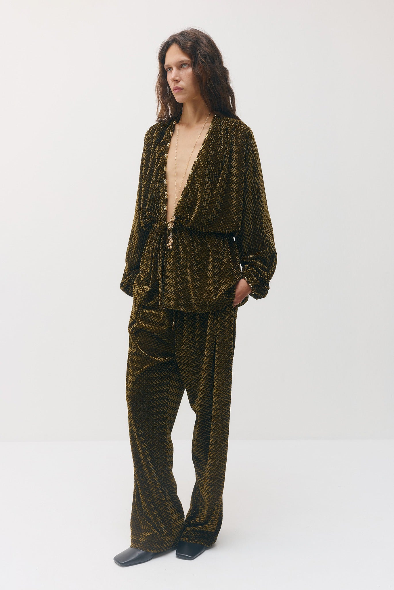 SABINA MUSAYEV - embossed_velvet_olive_fw_26_27