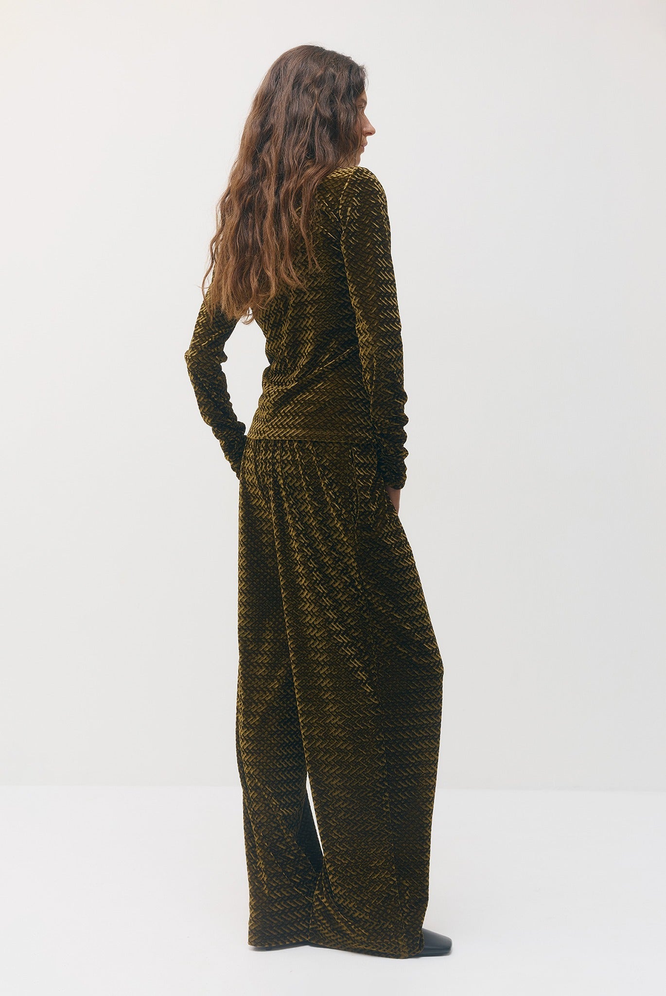 SABINA MUSAYEV - embossed_velvet_olive_fw_26_27