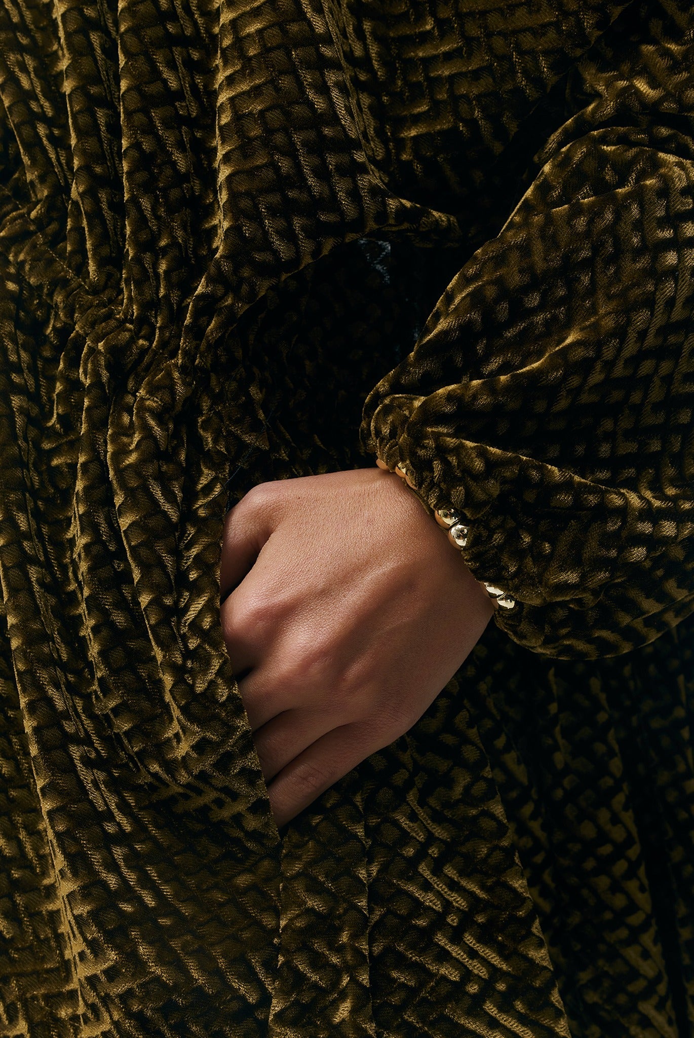 SABINA MUSAYEV - embossed_velvet_olive_fw_26_27